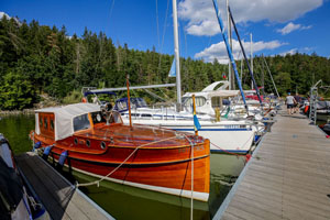 Marina Orlík [accommodation, boat rental]